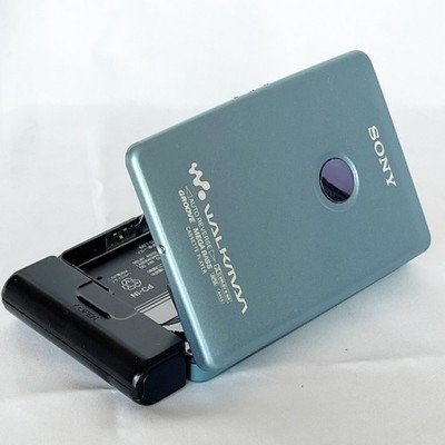 SONY WM-EX610 2000 Walkman W/Accessories Cassette Player From