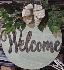 18" Round Wooden Welcome Sign