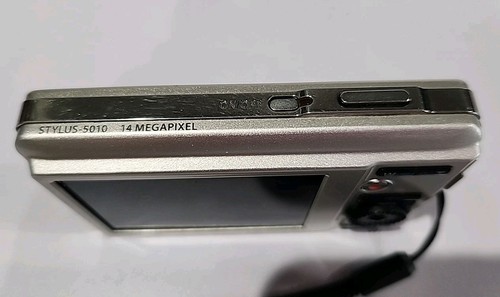Olympus Stylus 5010 14MP 5x Wide Optical Zoom Digitalkamera NUR TEILE LESEN INF - Bild 2 von 4