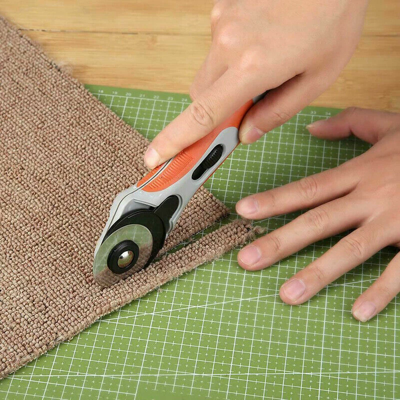 Rotary Cutter with 45mm Blade Quilters Sewing Fabric Cutting Tools C# - Picture 5 of 6