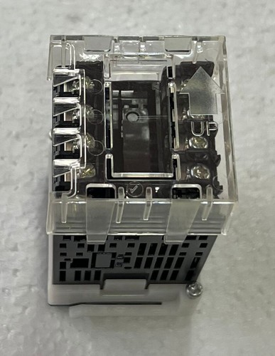 Omron E5CN-R2MT-500 Temperature Controller 100-240V - Picture 6 of 8