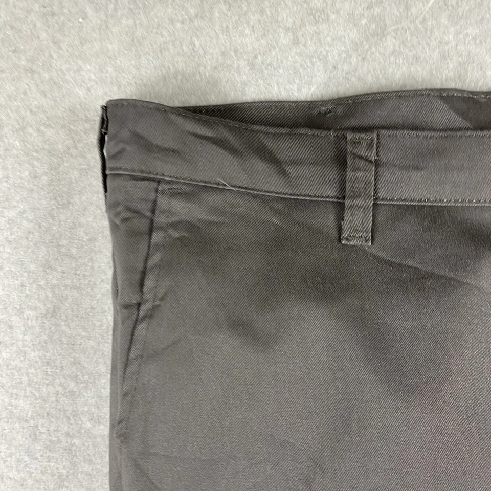 Lee Chino Pants Mens W36 L34 Grey Total Freedom Relaxed Fit Straight Leg Khakis - Image 2 of 4