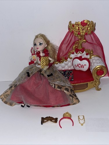Ever After High Apple White Thronecoming Puppe mit Maske Ohnmacht Couch Schlafsofa + - Bild 1 von 12