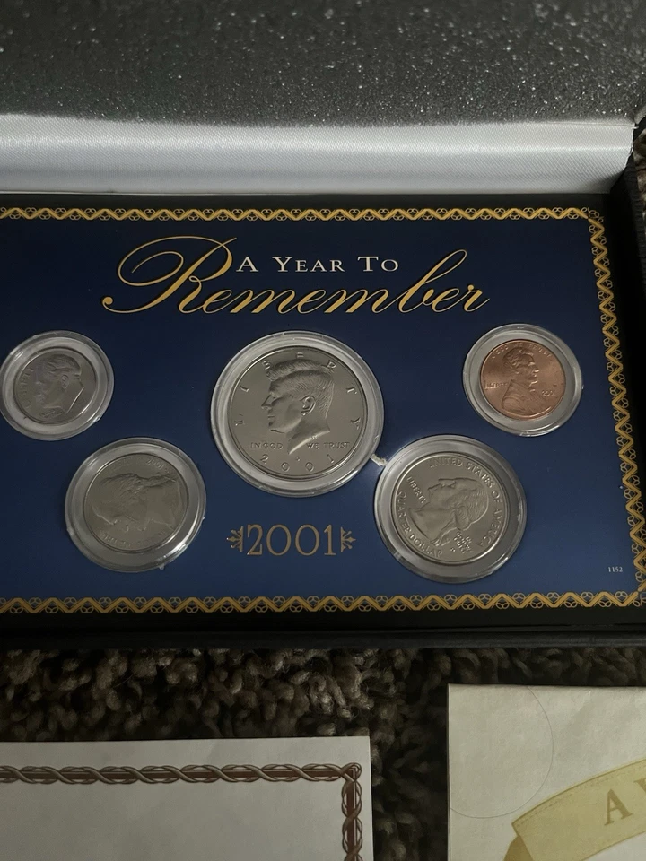 A Year To Remember 2001 Coins - Image 2 of 2