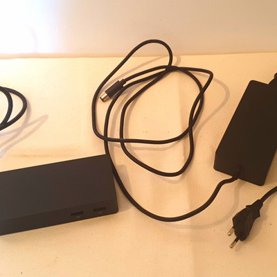 Microsoft Surface Dock 1661 Dockingstation Schwarz mit Netzteil