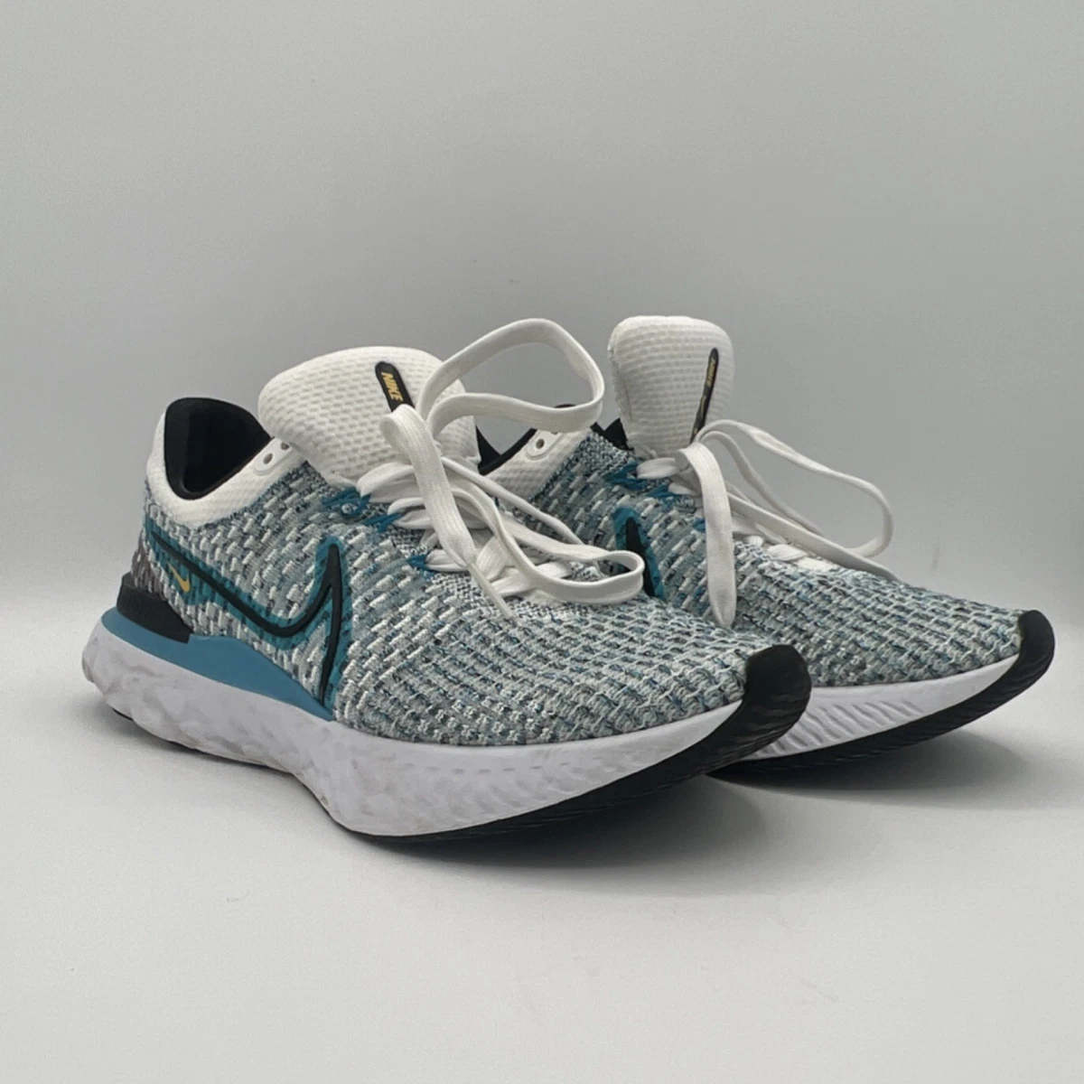 Preços baixos em Nike React Infinity Run Flyknit 3 White Blue