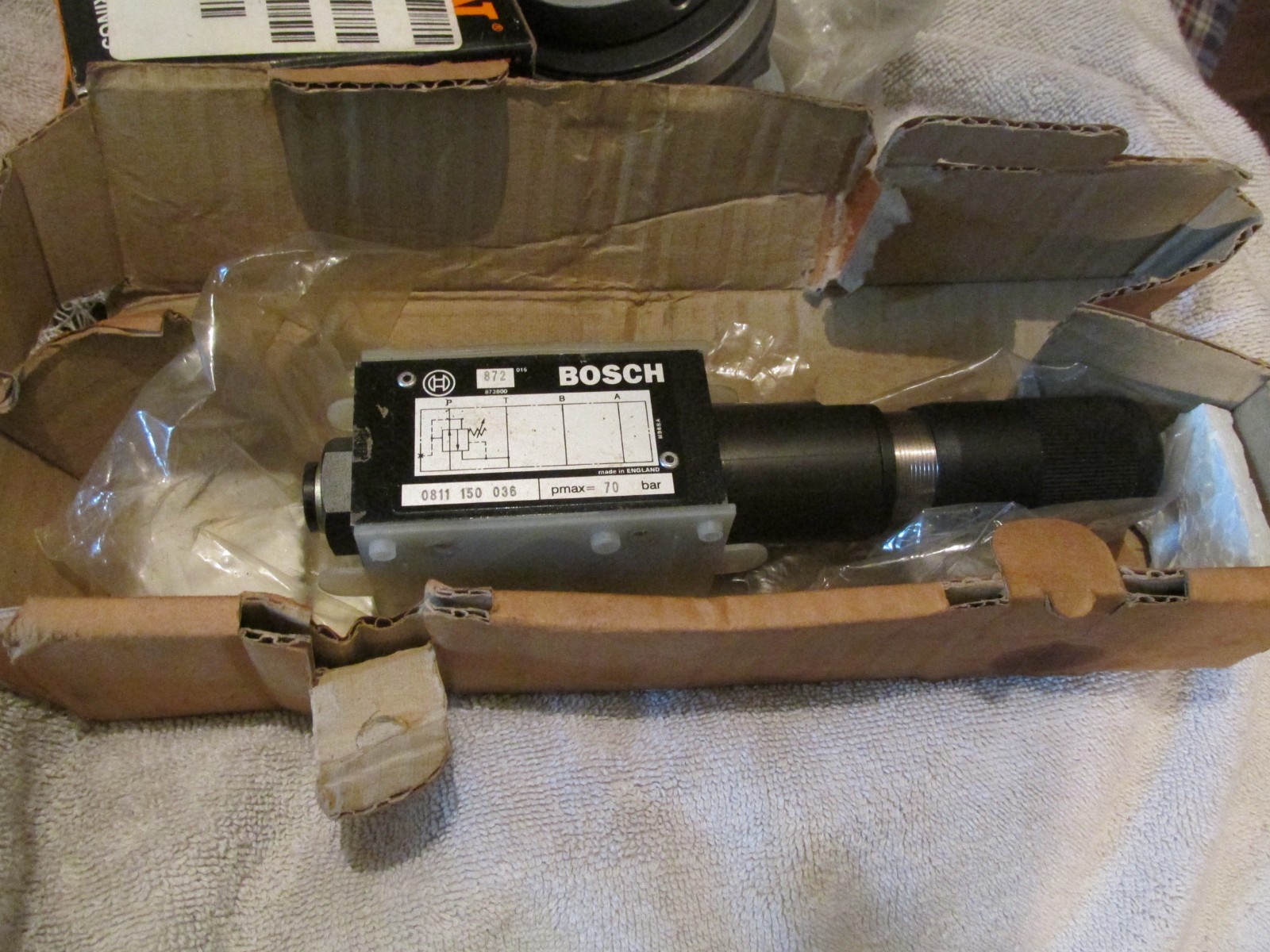 BOSCH REXROTH DIRECTIONAL Control SPOOL VALVE EN2 0-811-150-036 NEW (Open Box)