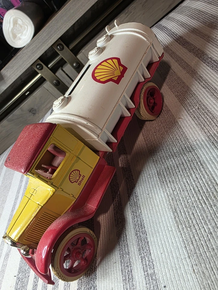 Lot of 3 Vintage ERTL Diecast Ford Truck Banks with Keys - Shell, True Value, Sc - Image 2 of 4