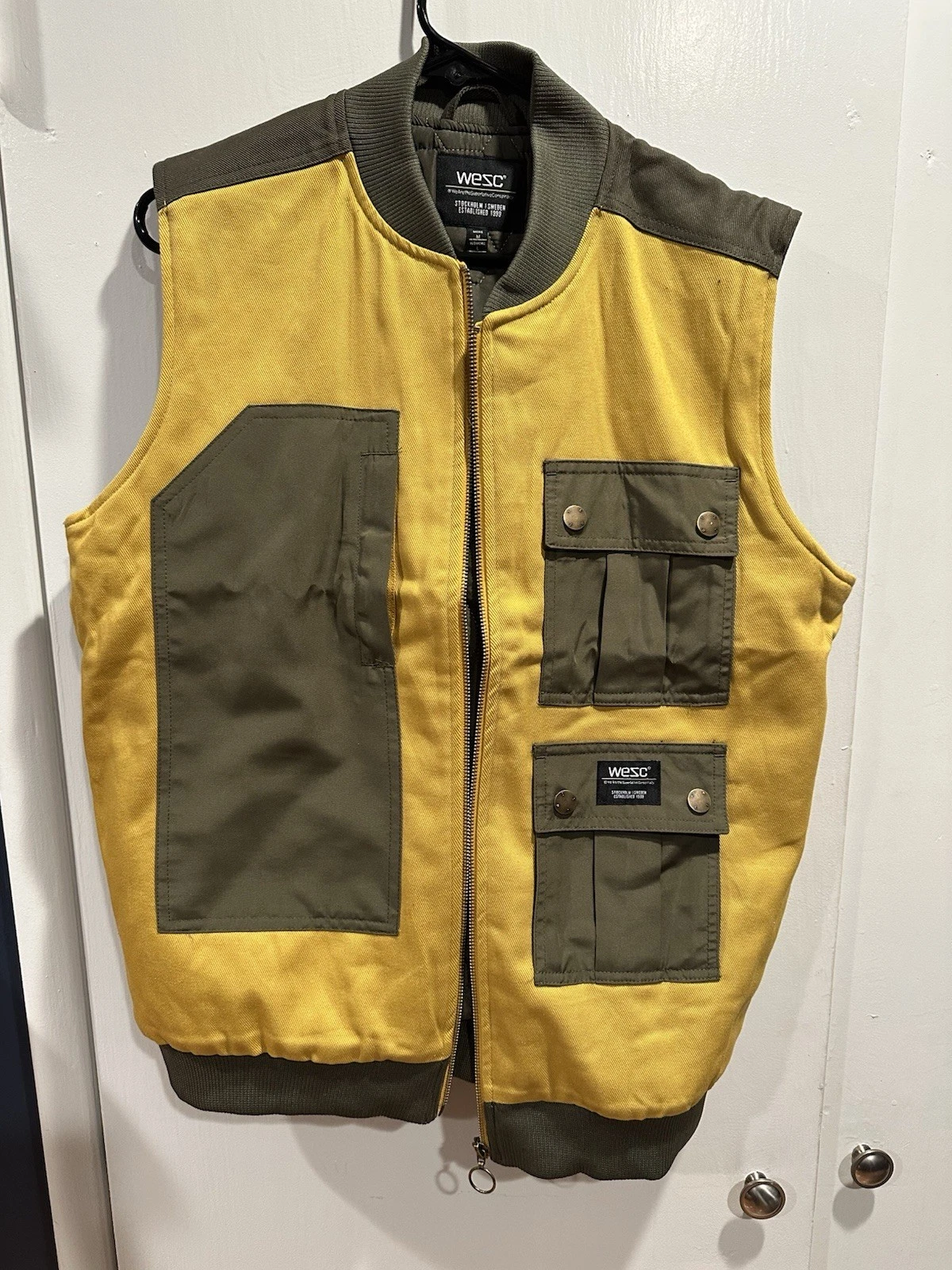 ~WESC CARGO PADDED UTILITY Vest Mens M Women’s L Hiking Sleeveless Jacket~