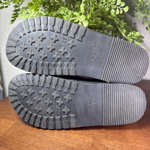 Zueco informal Vionic Georgie Mule de cuero negro con cadena deslizable para mujer 8 cómodo - Imagen 8 de 8