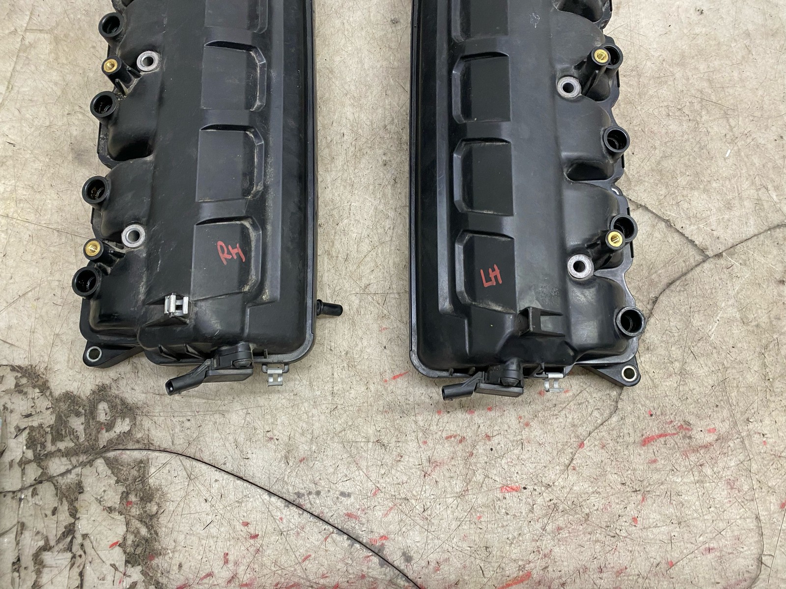 2017 BENTLEY BENTAYGA 6.0L W12 ENGINE INTAKE MANIFOLD SET 07P133185F 07P133185E
