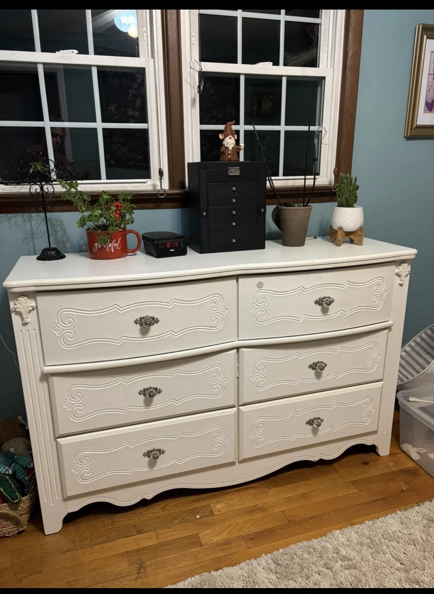 Beautiful classic white Bedroom dresser With Detail. | eBay Beautiful classic white Bedroom dresser With Detail. | eBay