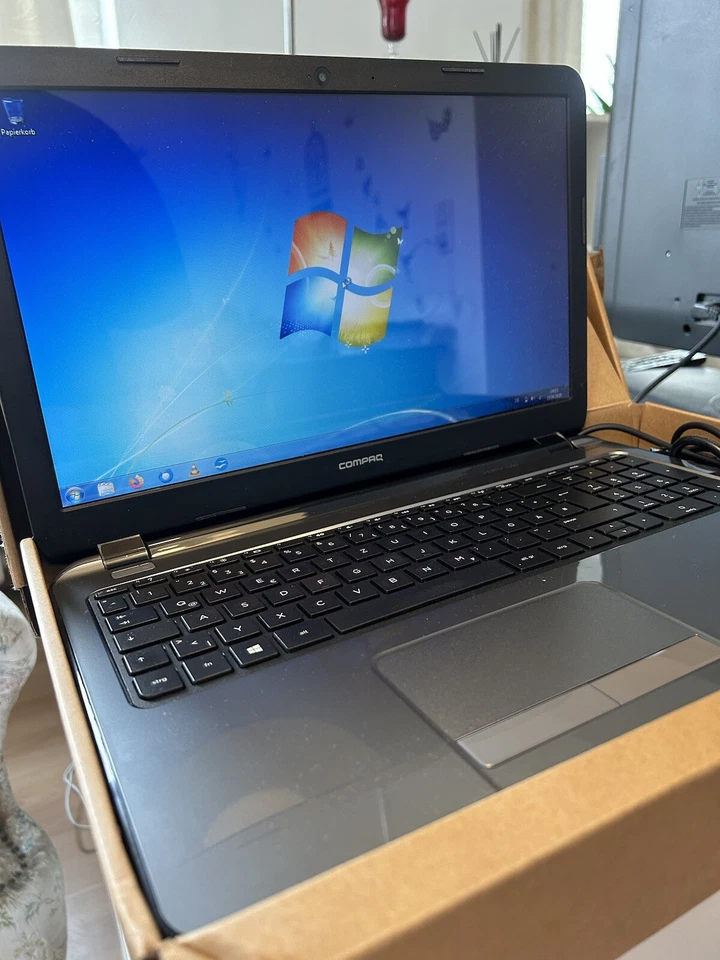 HP Compaq 15-hs000sg Laptop 15 Zoll Notebook Windows 7 - Bild 2 von 4