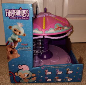 Fingerlings CAROUSEL TWIRL-A-WHIRL WOWWEE Playset 1 MONKEY 4 Swings Abigail NEW