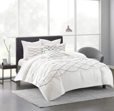 Urban Habitat Sunita Cotton Pieced Tufted and Embroidered Duvet Cover Set NWT
