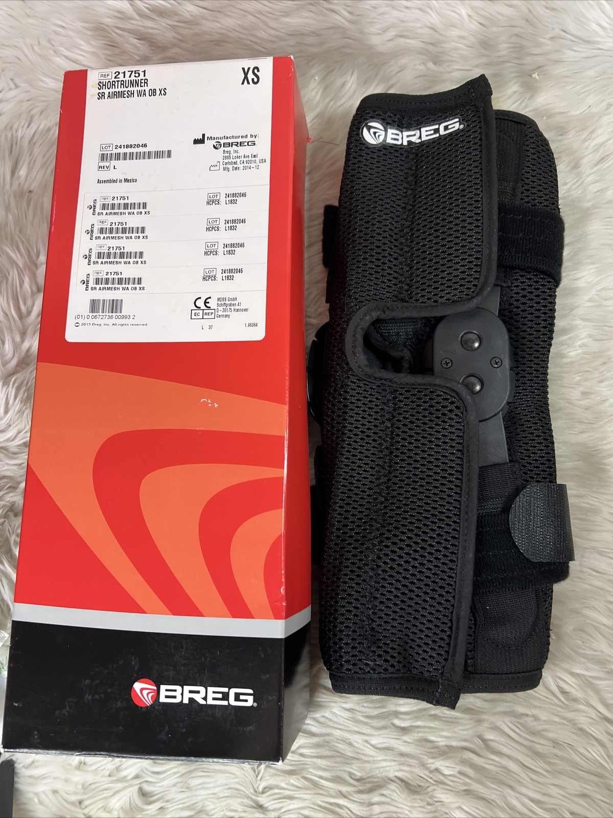 Breg Shortrunner Hinged Knee Brace, Wrap Around w/ straps Airmesh Size