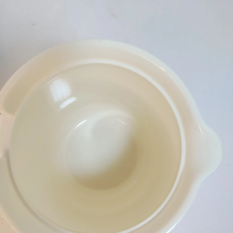Vintage Tupperwate Ivory Covered Sugar Bowl & Creamer Set Flip-up Lids - Image 3 of 4