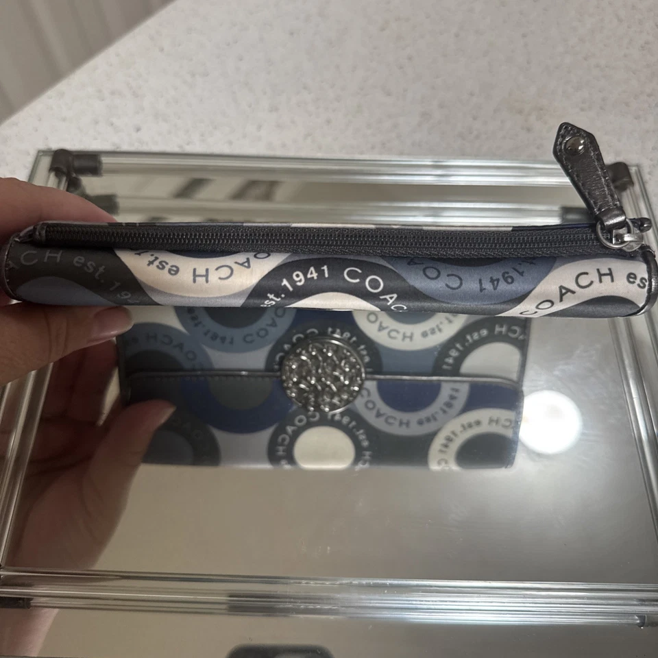 Womens Coach Bi-fold Wallet with card storage and compartments - Image 3 of 4