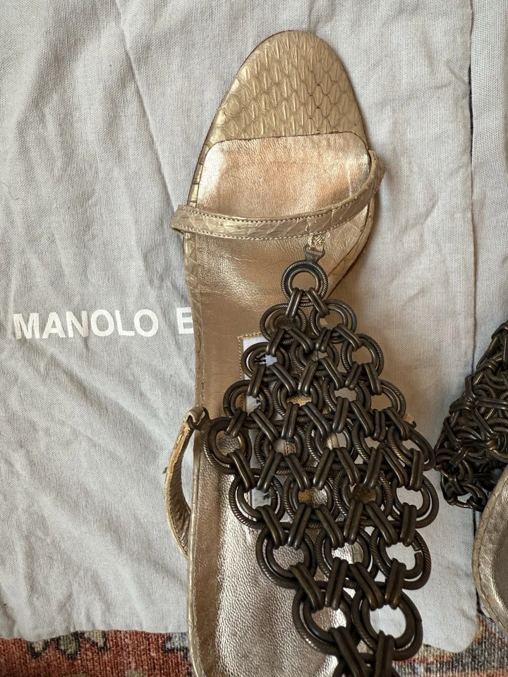 Manolo Blahnik - Image 2 of 4