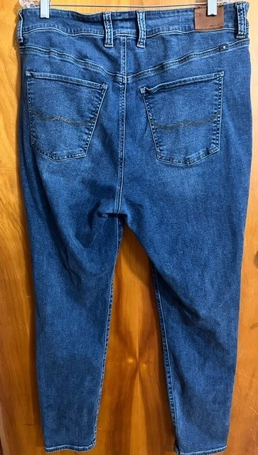 Pantalones de mezclilla para mujer Lucky Brand Emma. Talla 18W Foto 2 de 4