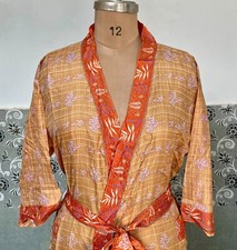 Robe Longue Kimono En Soie Florale Beige Indienne Pour Femme