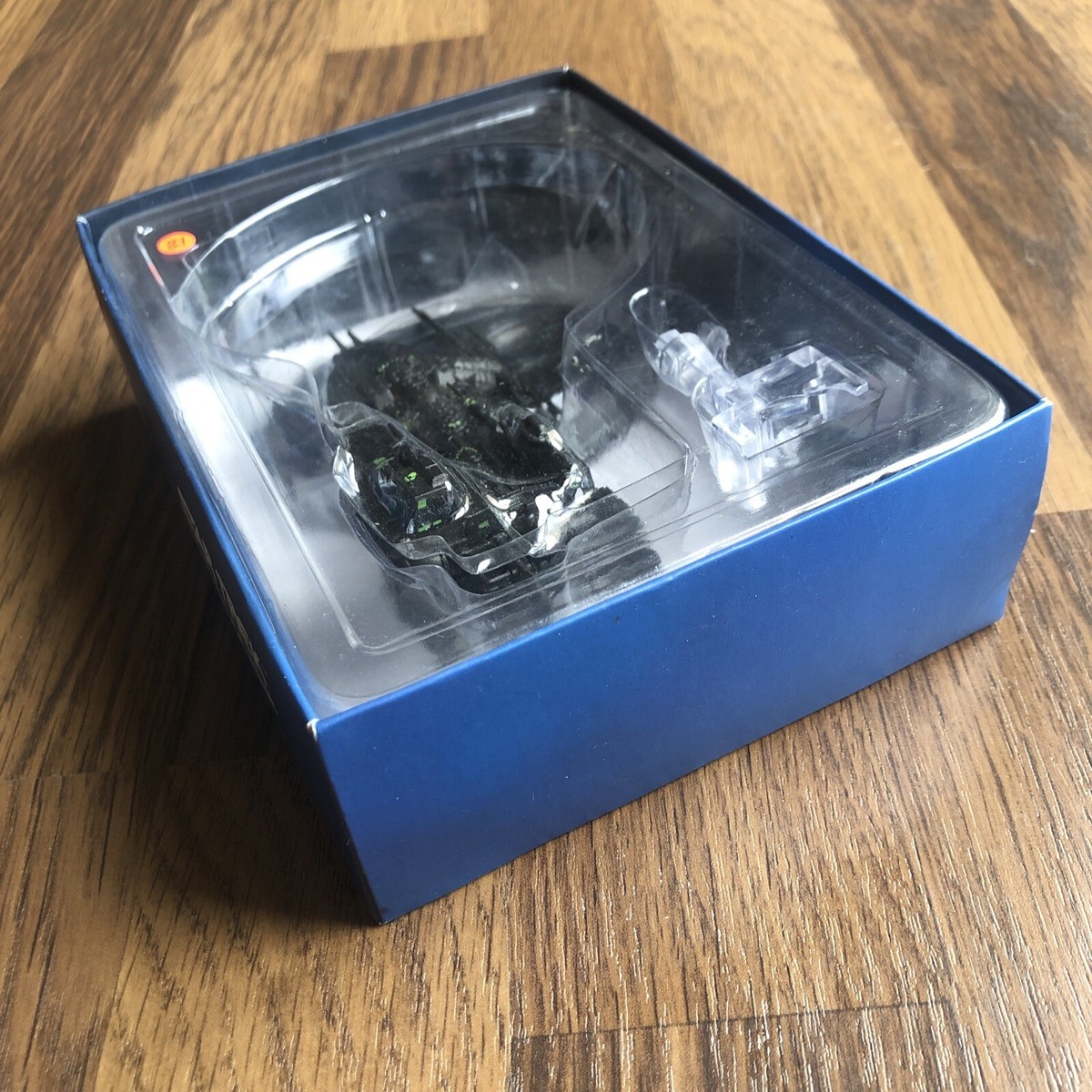 Star Trek Borg Assimilated Arctic One Modellschiff – 13 Cm, Detailreich & Handbemalt – Inkl. Ständer, Ohne Magazin