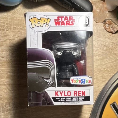 Funko Pop! Vinyl Kylo Ren Star Wars #203 Toys R Us Exclusive Bobblehead Figure