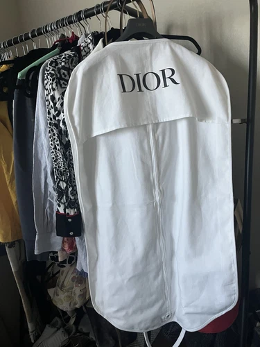 Sac à vêtements de voyage Dior et cintre Dior