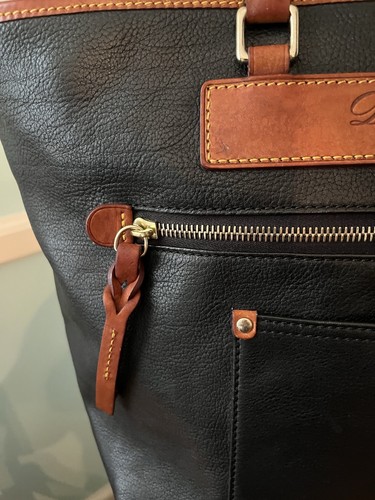 Borsa a tracolla Dooney & Bourke nera fiorentina vacchetta pelle grana ciottoli zip - Foto 9 di 12