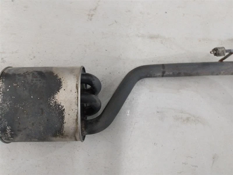 Chrysler Crossfire Rear Muffler With Chrome Exhaust Tips 04 05 06 07 08 Foto 3 de 4