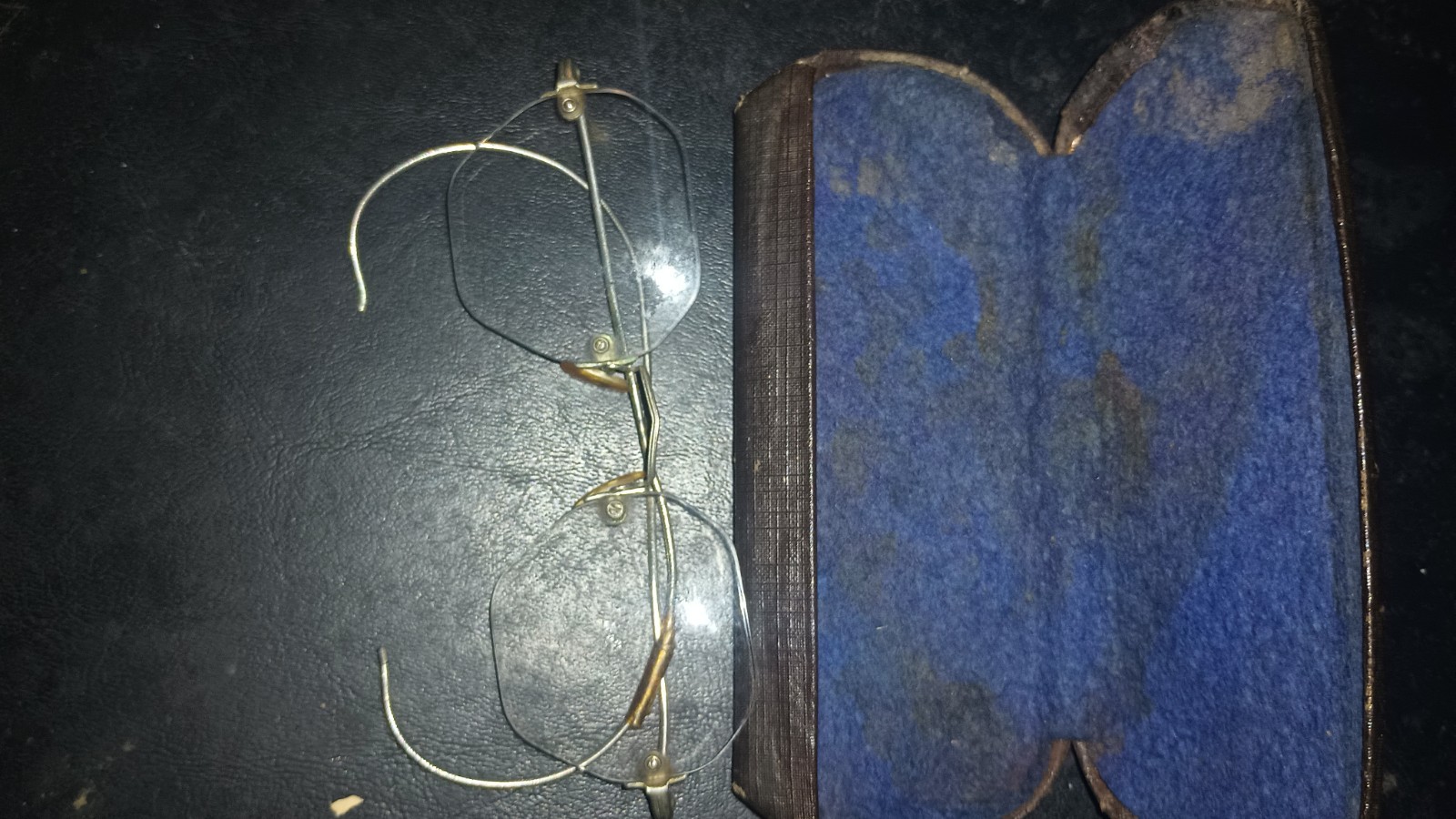 Unique Old Spectacles - image 5