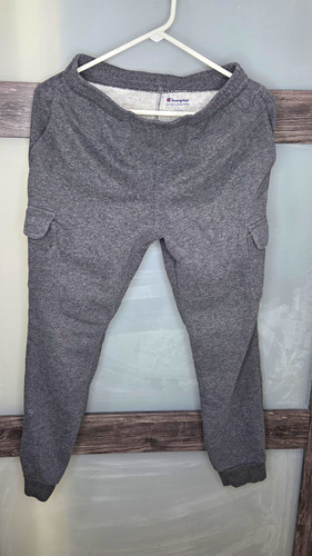 Champion Men’s Gray Fleece Sweatpants L Elastic Waist Pockets Tapered Pull-On