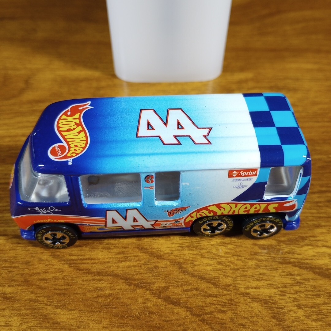 Picture 2 of 6