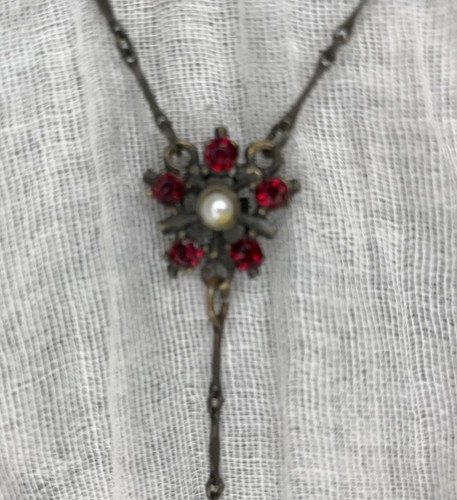 Vintage 90er Y2k Lariat Y Halskette weinrote Perle Messing signiert EH von Nordstrom - Bild 4 von 13