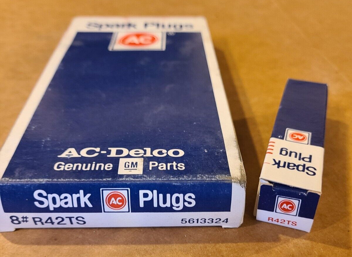 NOS USA Made AC Delco Spark Plug R42TS Pack of 8 Plugs      BB