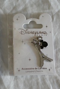 Disneyland-Paris-Lanyard-Charm-Eiffel-Tower-Disney-DLP-New-Mint-in-Pack