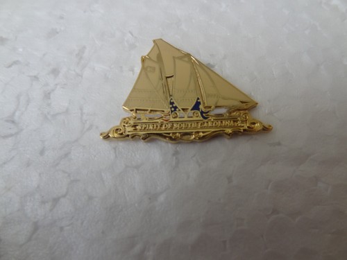 SPIRIT SOUTH CAROLINA SAILING SHIP GOLD TONE HOME CHARLESTON SC Pin.