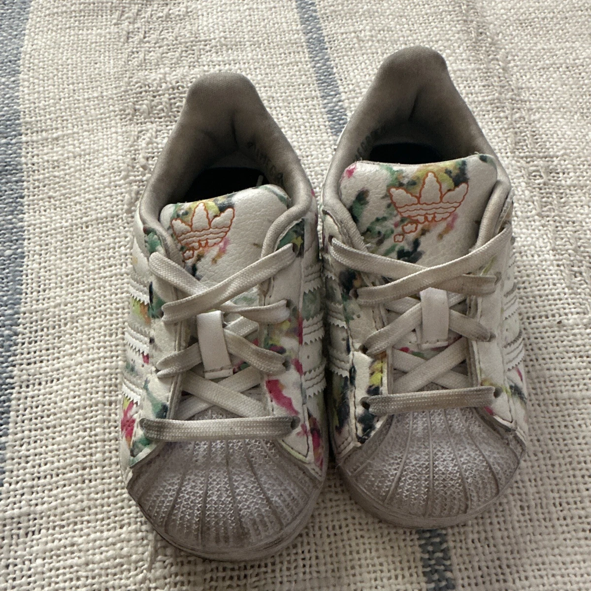 Adidas superstar multicolor online floral