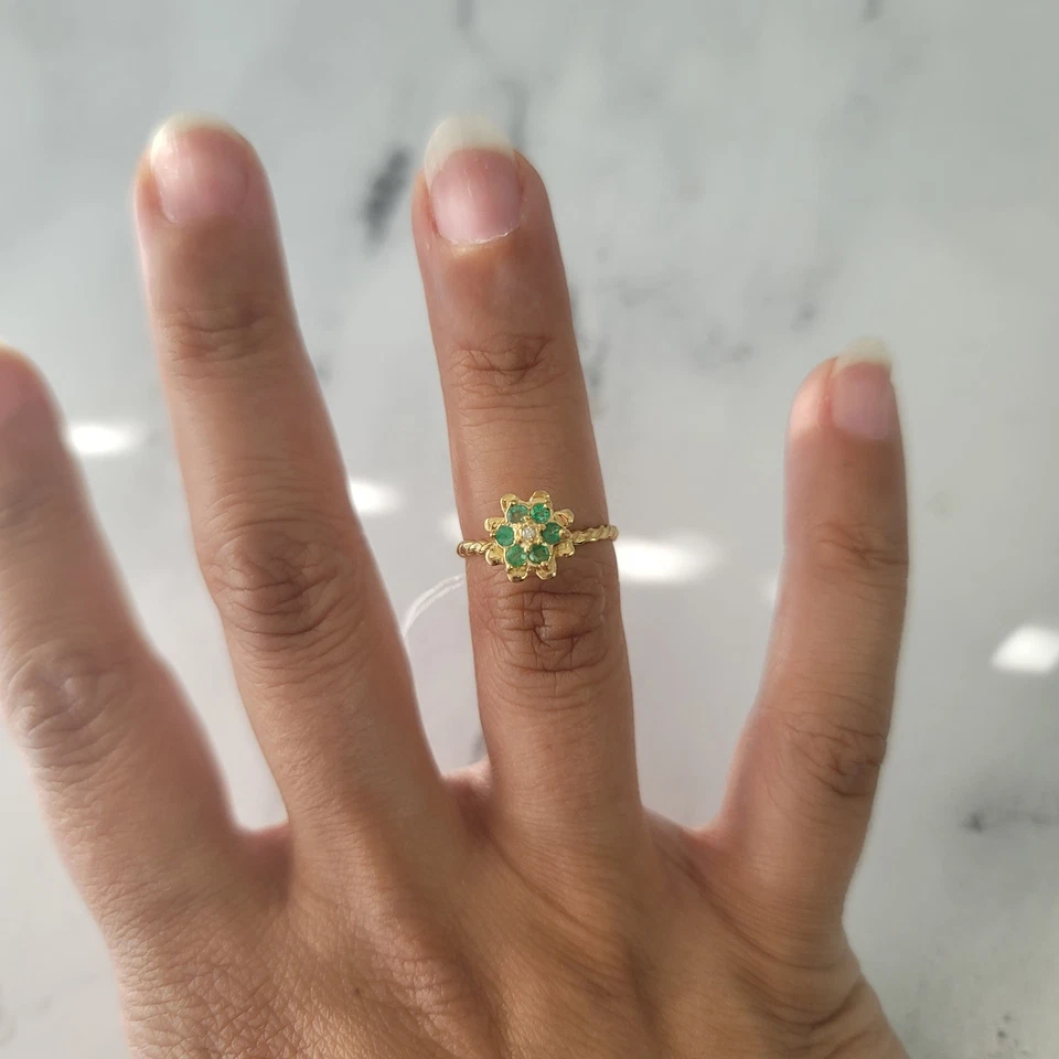 Emerald Tulip Ring 14k Yellow Gold - Image 2 of 4