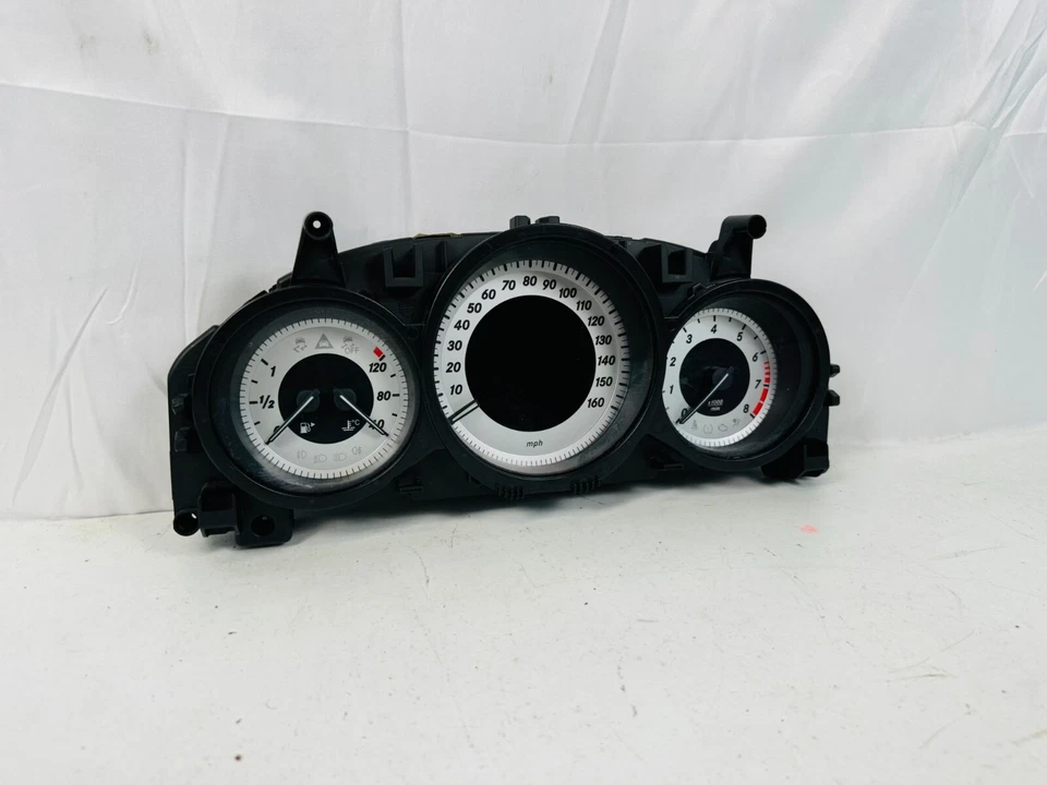 2012-2014 Mercedes-Benz C250 купе спидометр кластер 204-900-38-08 - Изображение 2 из 4