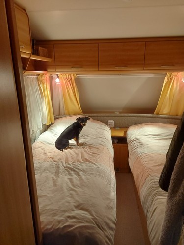 caravan Knaus Eurostar 550 caravan op vaste staanplaats - Afbeelding 10 van 12