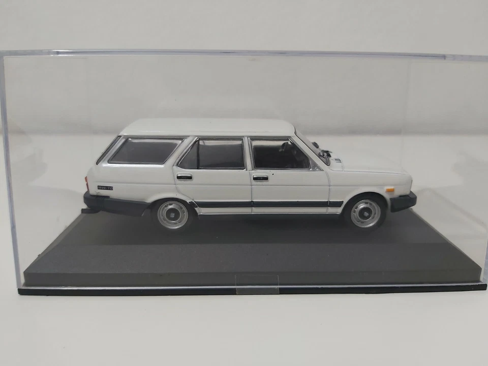 Seat 131 Panorama 1981 1:43 IXO / ALTAYA Rare to Find!! - Image 3 of 4