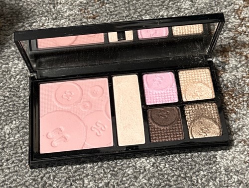 Ready To Wear Button Up For Beauty Palette Rouge Highlighter 4 Lidschatten - Bild 1 von 3