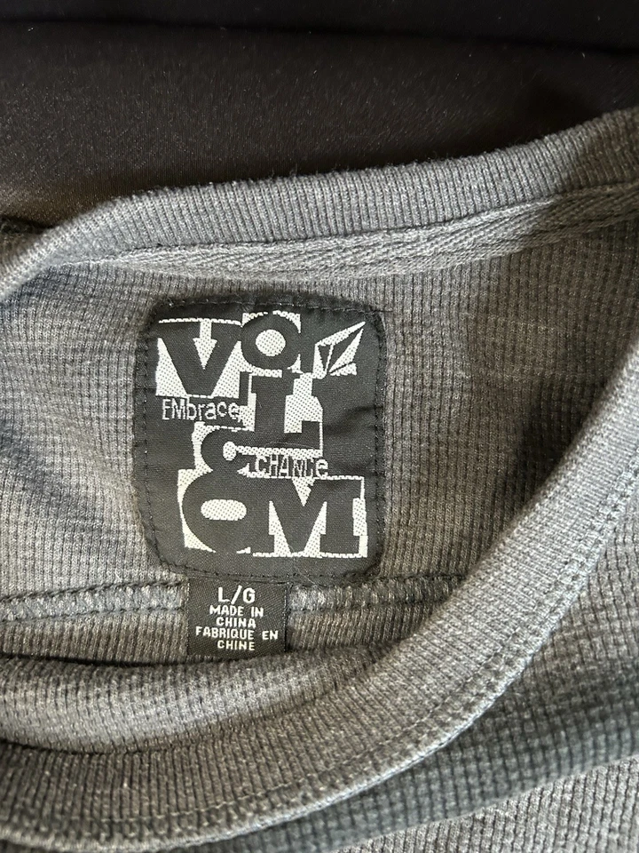 Volcom мужской бесконечный LThermal свитер Sz большой/темно серый/белый графический логотипы - Изображение 2 из 4