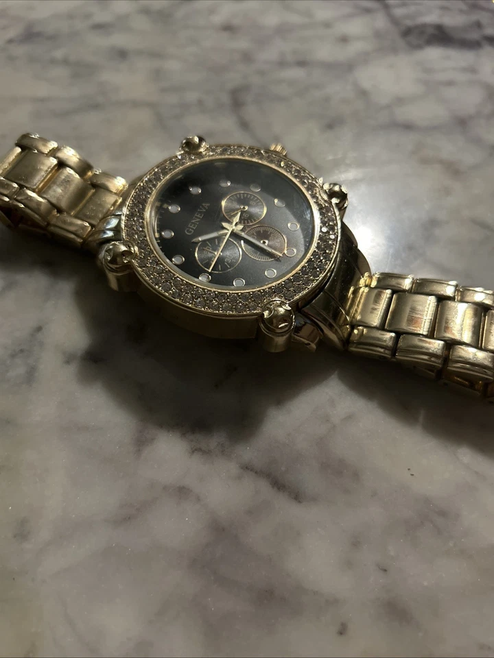 Reloj Geneva Hombre Dorado Resistente al Agua Batería Nueva Foto 3 de 4
