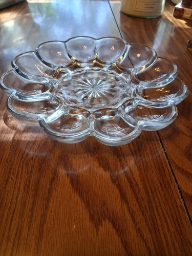 Vintage Anchor Hocking Fairfield pattern Egg Serving Dish