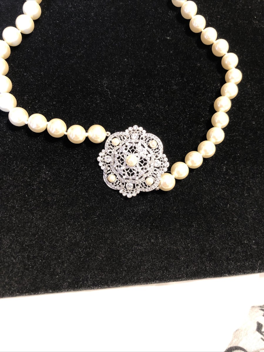 Camrose & Kross Jacqueline Kennedy Faux Pearl Necklace w Camrose & Kross Jacqueline Kennedy Faux Pearl Necklace w
