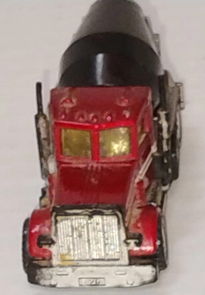 Vintage 1981 Matchbox Peterbilt Cement Mixer 1:80 Red - Black - White - Image 4 of 4