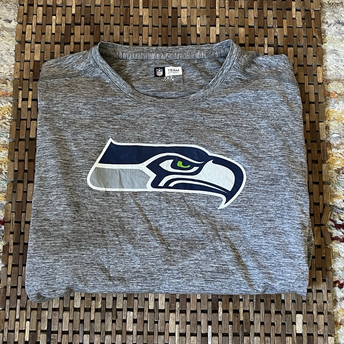 売れ筋商品|||ナイキ Tシャツ トップス レディース Men's Gray Seattle Seahawks Logo Essential T-shirt Gray mens-nike-gray-seattle-