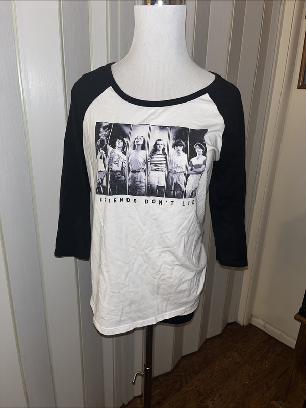 Stranger Things Friends Don’t Lie Raglan baseball T-shirt  3/4  Sleeve Medium